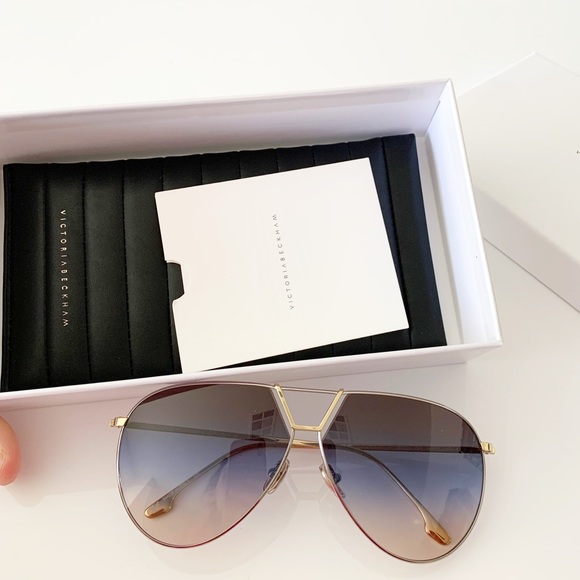 Victoria Beckham Sunglasses, New - Picture 6 of 9